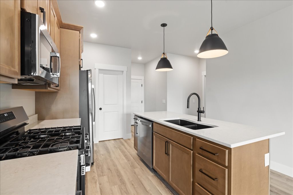 1812 Annafeld Parkway W