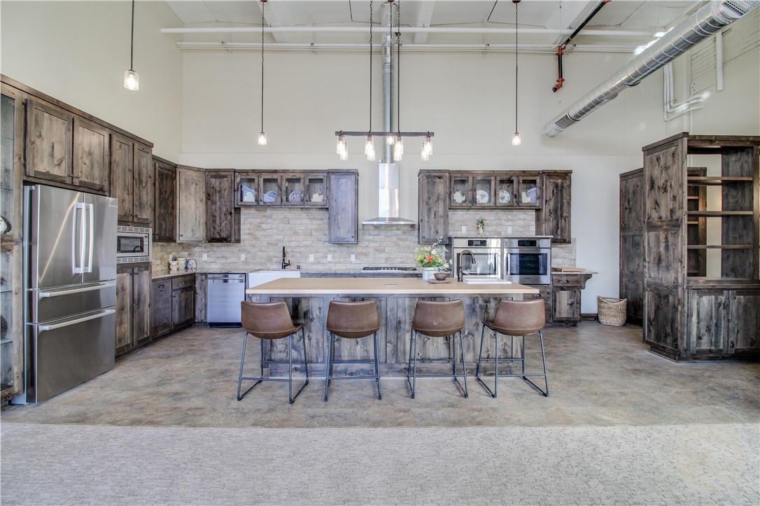 1363 Montana Ave Suite 301-C1
