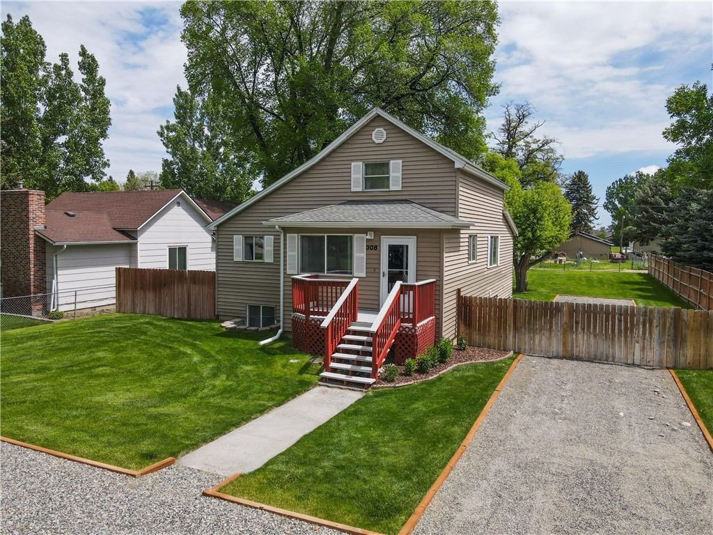 308 1st Street SE