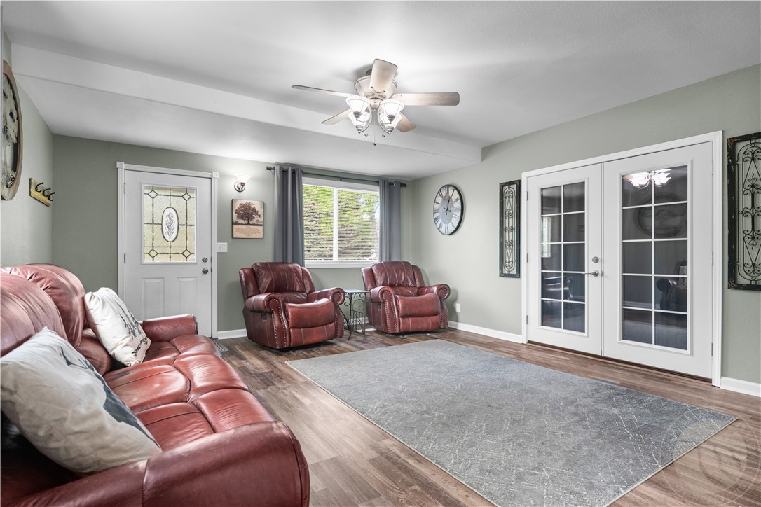 308 1st Street SE