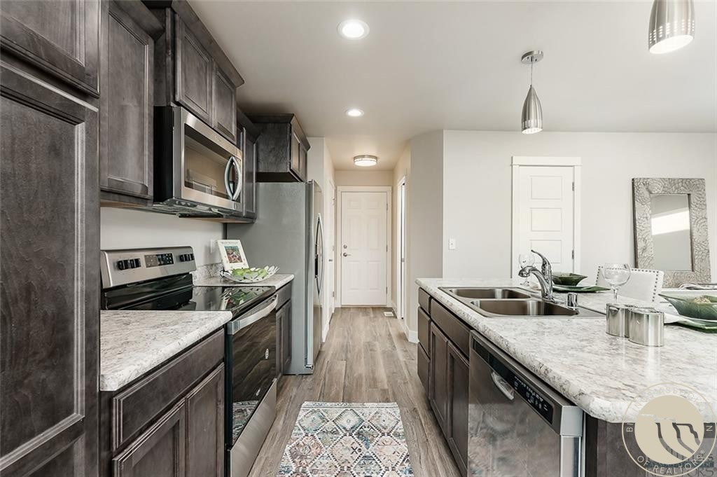 2354 Gleneagles Boulevard