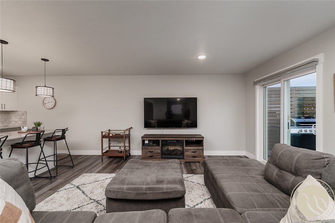 3105 Colton Blvd. Unit #1