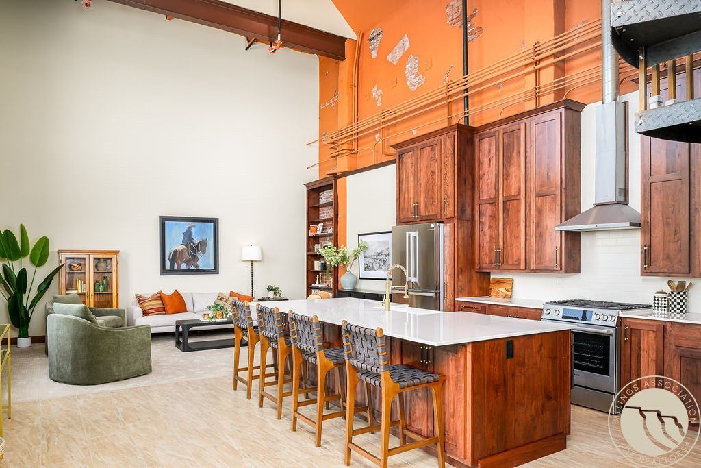 1363 Montana Ave Suite 306-C6