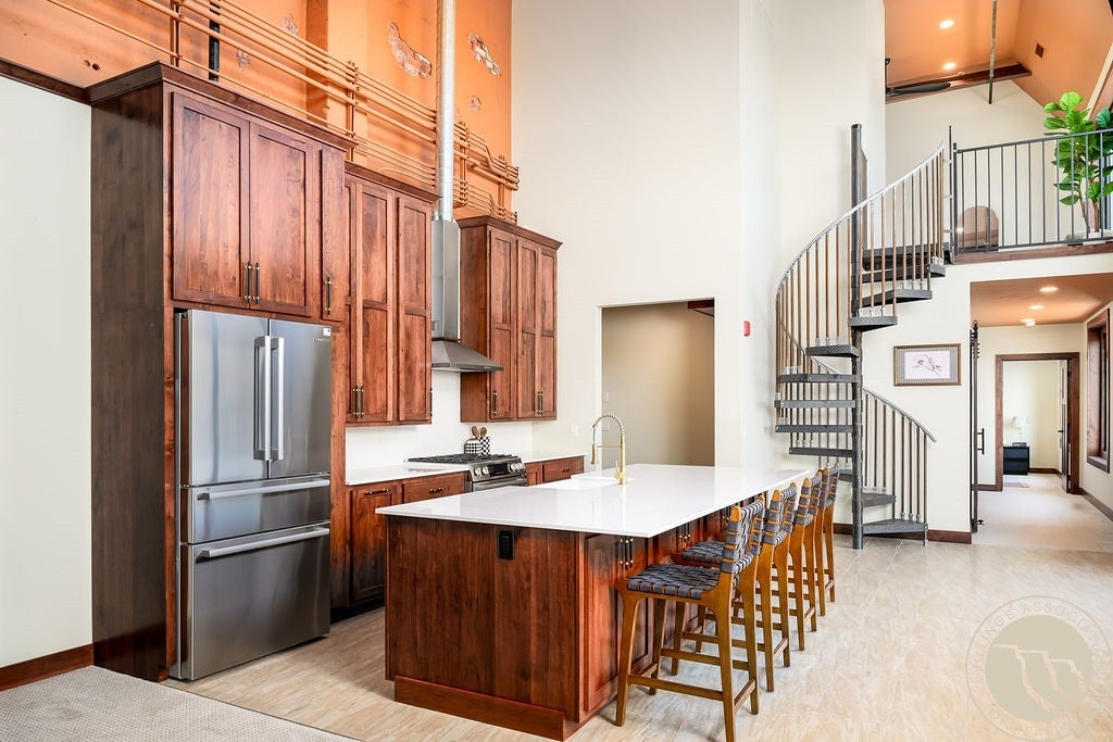 1363 Montana Ave Suite 306-C6