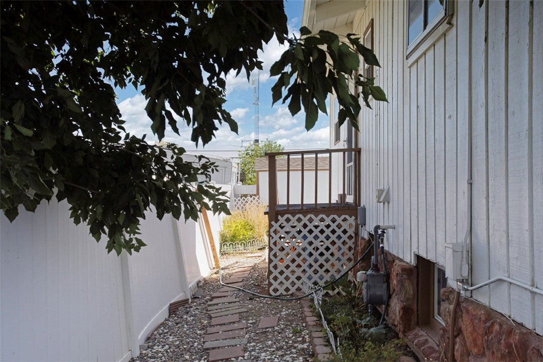 221 2nd Street W