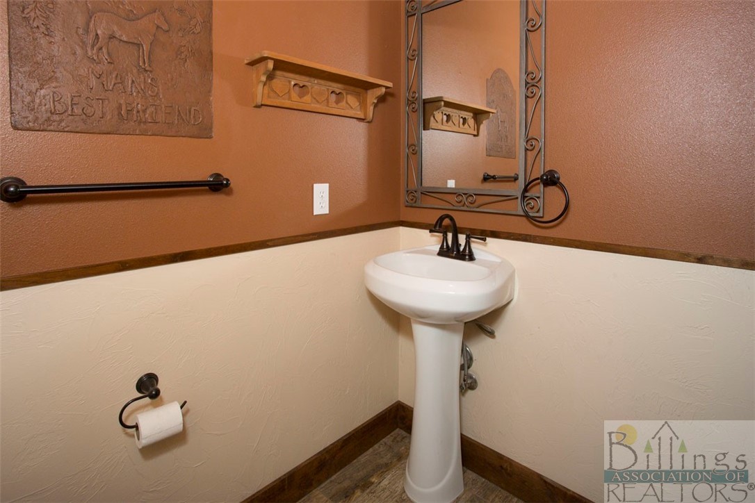 Billings, Montana 59101, United States, 5 Bedrooms Bedrooms, ,4 BathroomsBathrooms,Residential,Active,72131