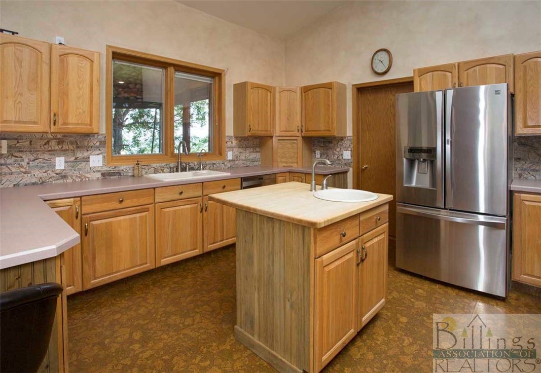 Billings, Montana 59101, United States, 5 Bedrooms Bedrooms, ,4 BathroomsBathrooms,Residential,Active,72131