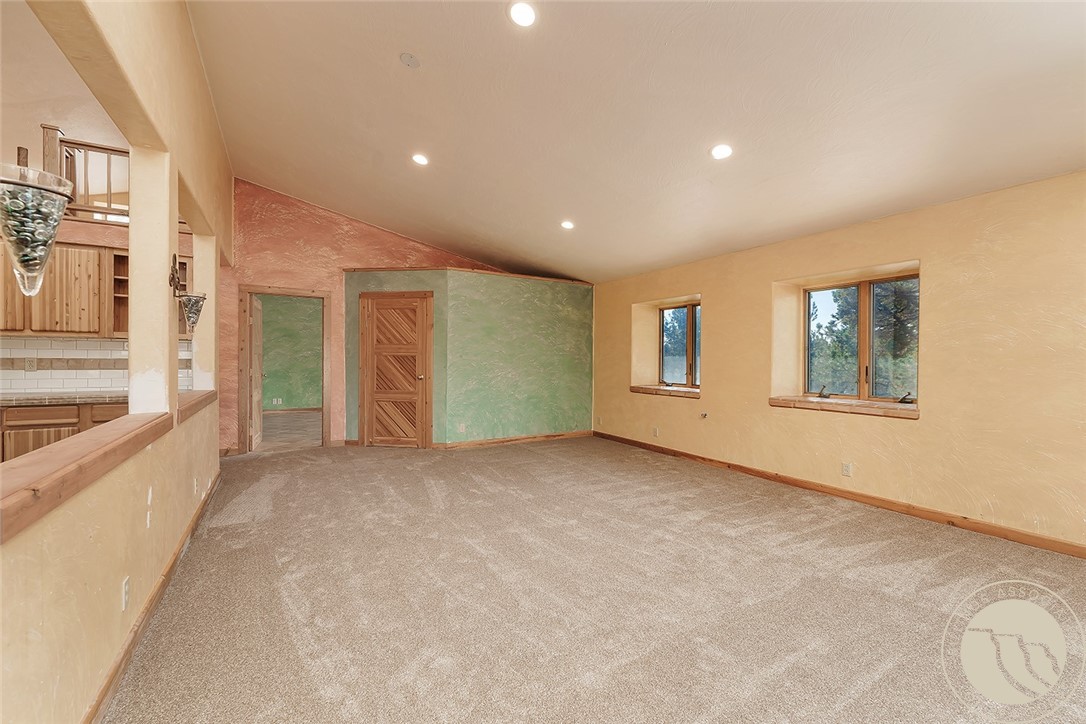 147 Stillwater Loop
