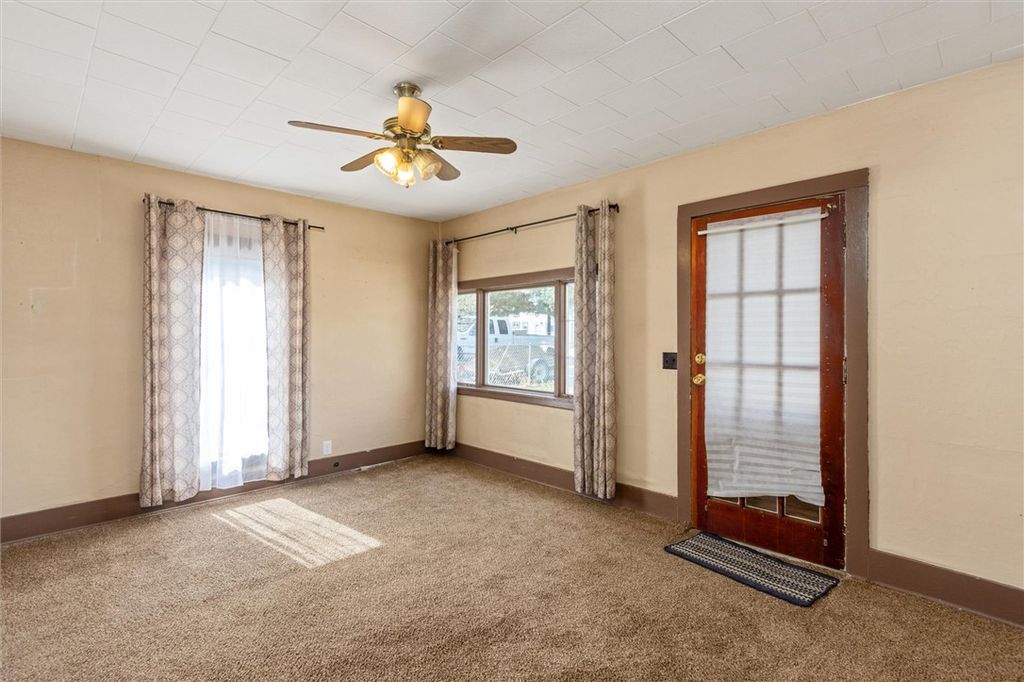 Photo of 119 S Woodard Avenue, Absarokee, MT 59001 (MLS # 358654)