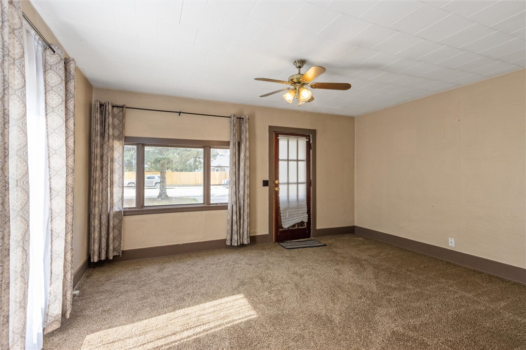 119 S Woodard Avenue