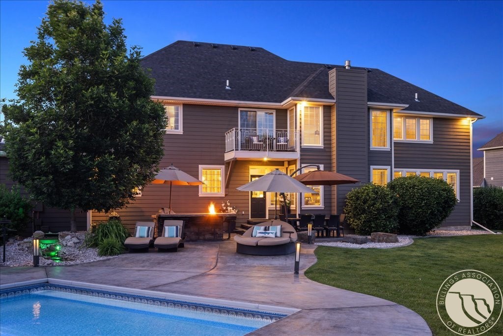 3976 Woodcreek Drive