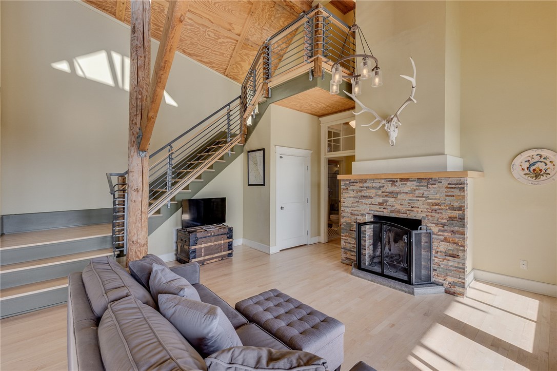 5015 Chief Brave Wolf Trail