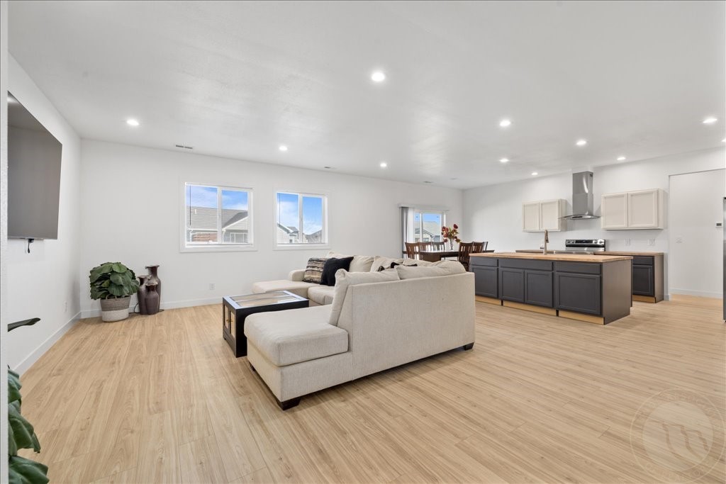 339 Annandale Rd