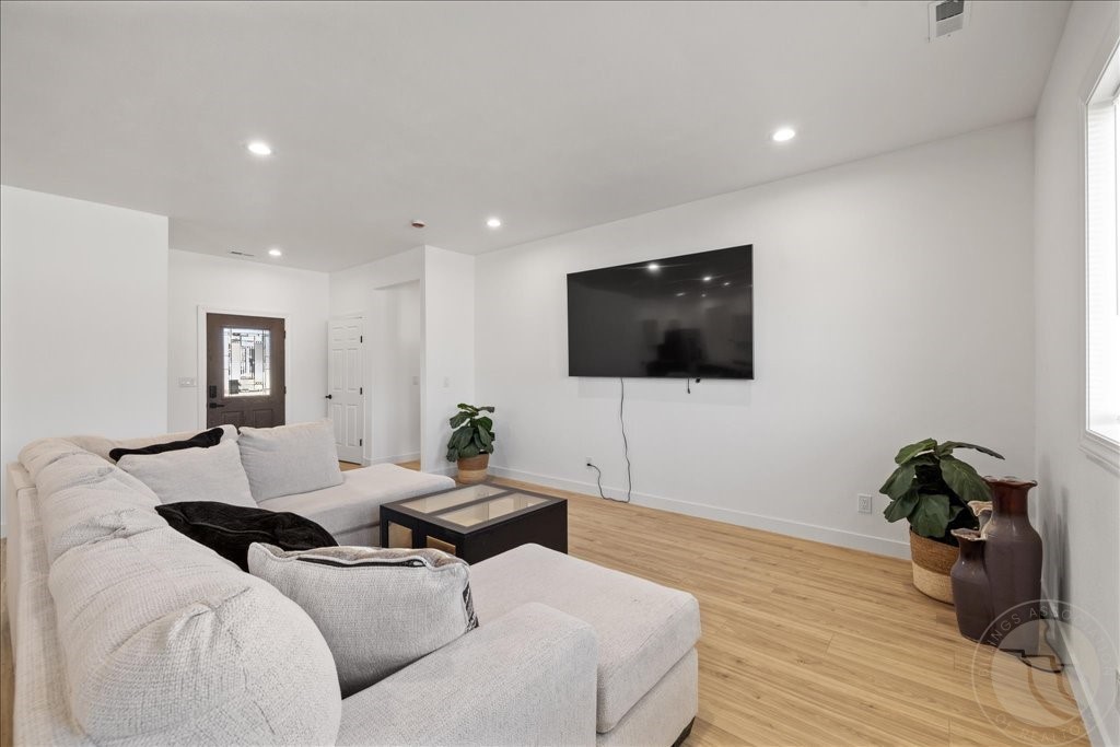 339 Annandale Rd