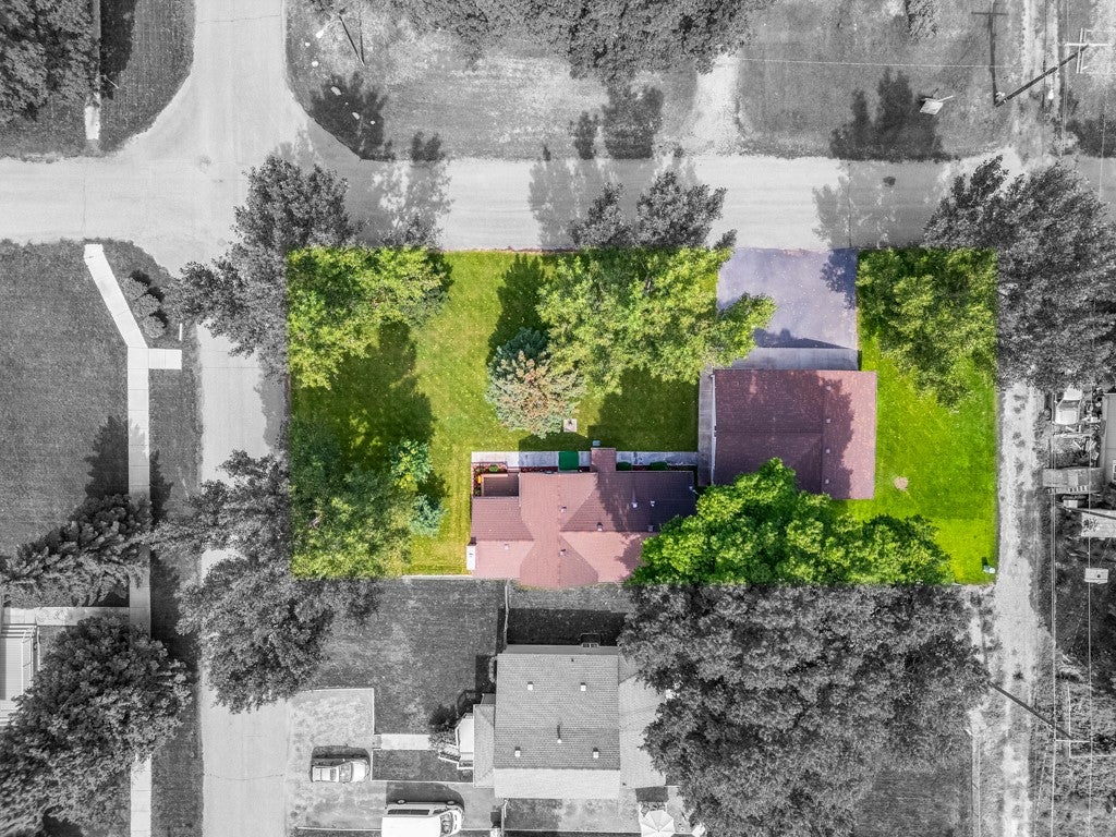 304 1st Street SE