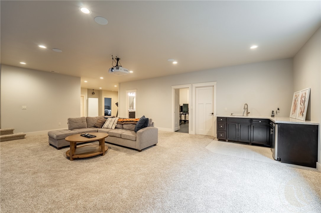 Billings, Montana 59106, United States, 6 Bedrooms Bedrooms, ,4 BathroomsBathrooms,Residential,Active,96570