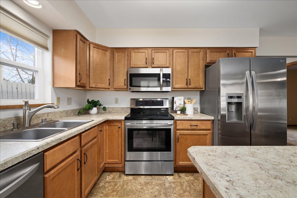 2095 17th Street West #2