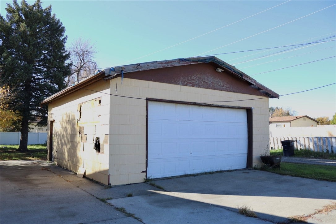 1404 Miles Avenue