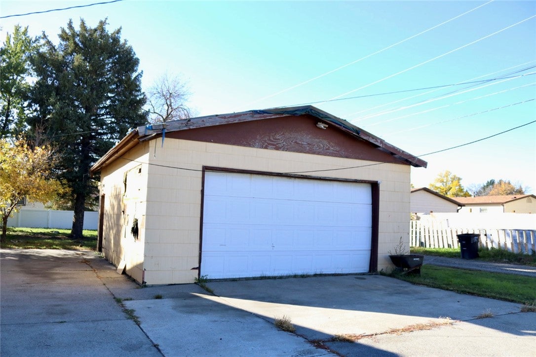 1404 Miles Avenue