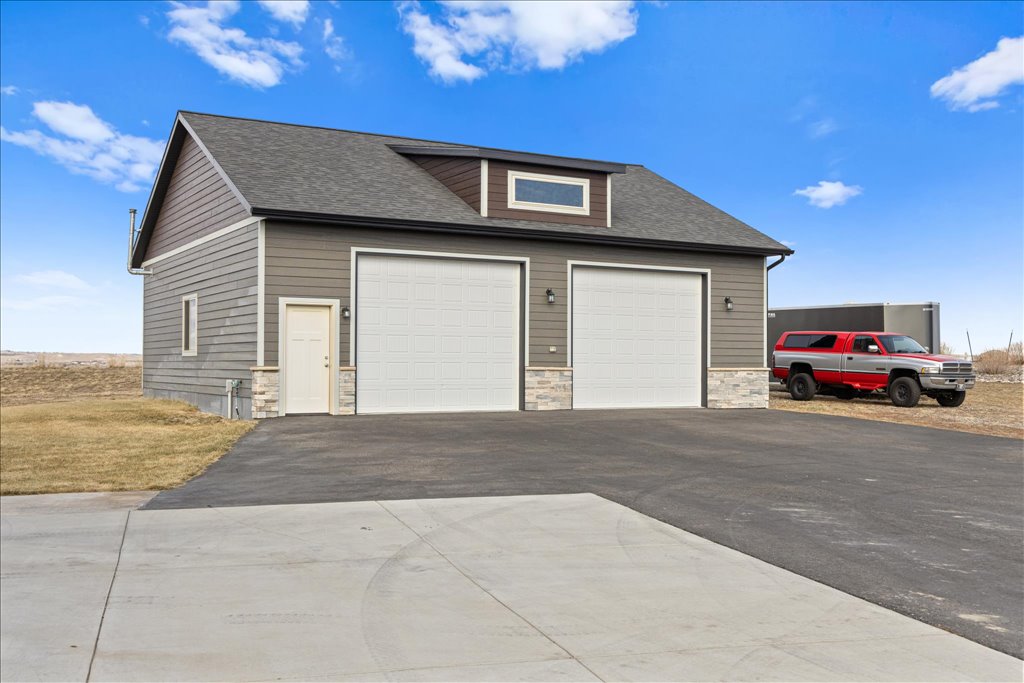 2907 Clarks Point Drive