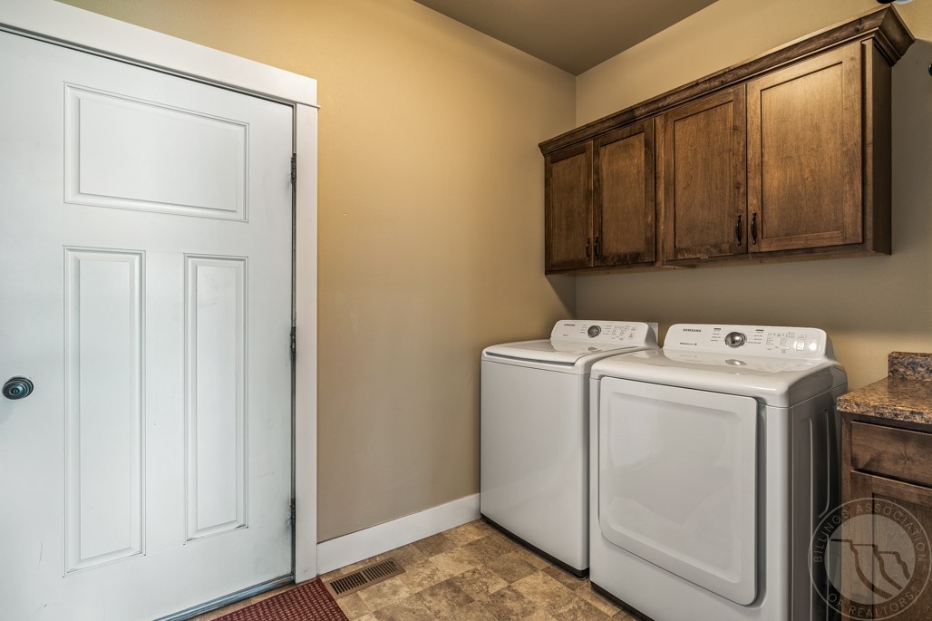 Billings, Montana 59106, United States, 5 Bedrooms Bedrooms, ,3 BathroomsBathrooms,Residential,Active,141447