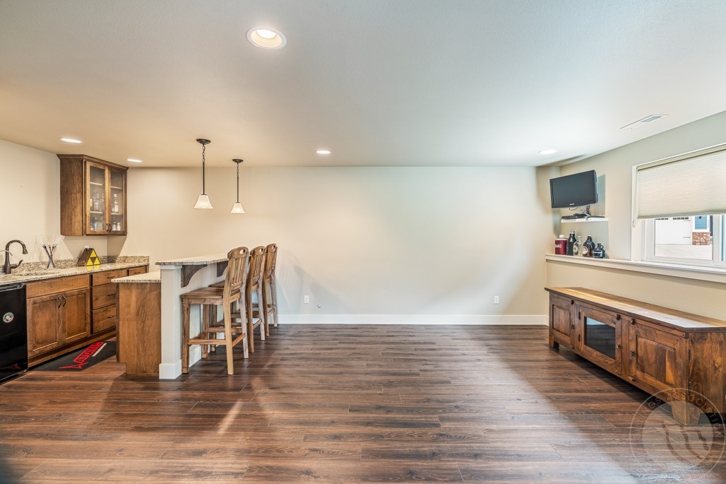 Billings, Montana 59106, United States, 5 Bedrooms Bedrooms, ,3 BathroomsBathrooms,Residential,Active,141447