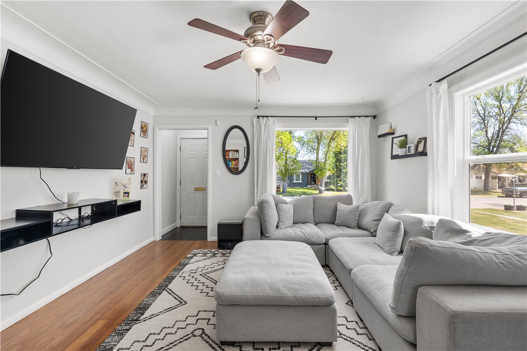 1524 11th Street W