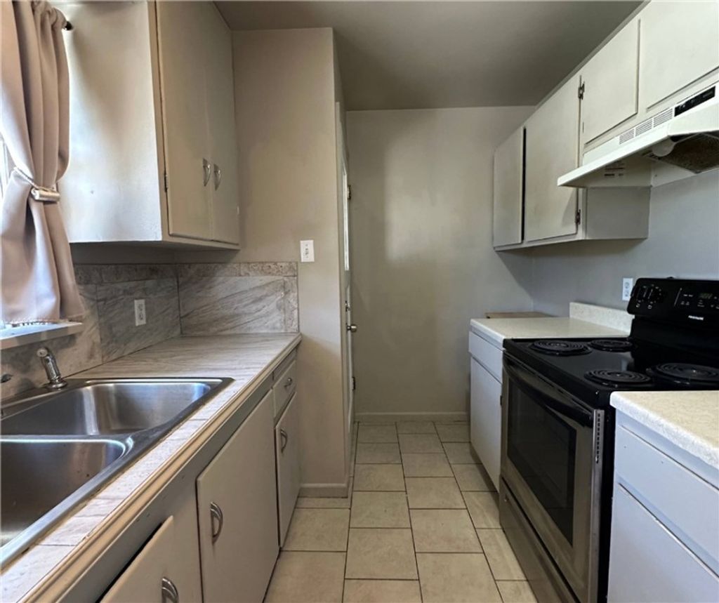 Photo of 725 Broadwater Avenue, Billings, MT 59101 (MLS # 356135)