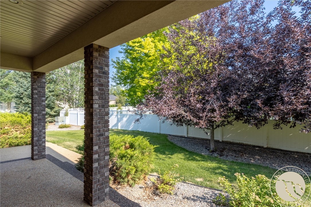 3965 Woodcreek