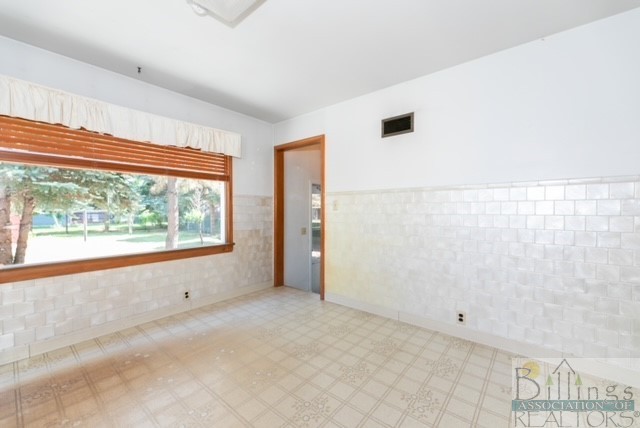 Billings, Montana 59101, United States, 2 Bedrooms Bedrooms, ,1 BathroomBathrooms,Residential,Contingent,54121