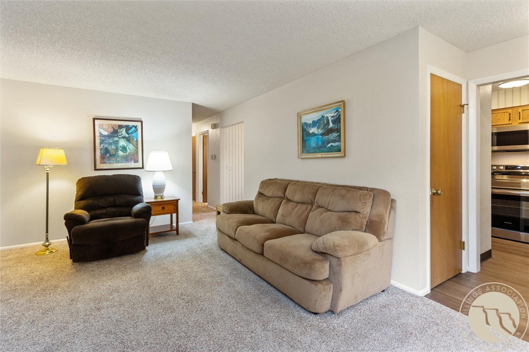 2121 Green Valley Drive