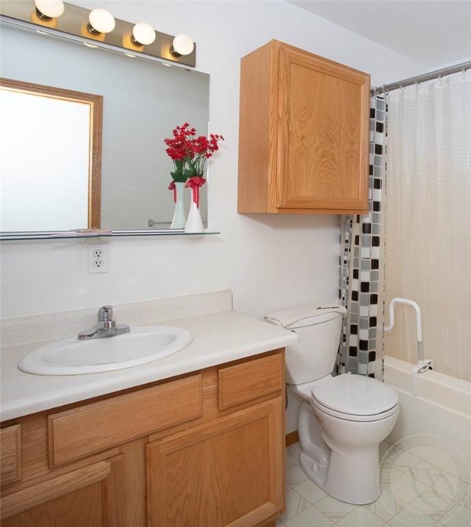 6639 Hackney