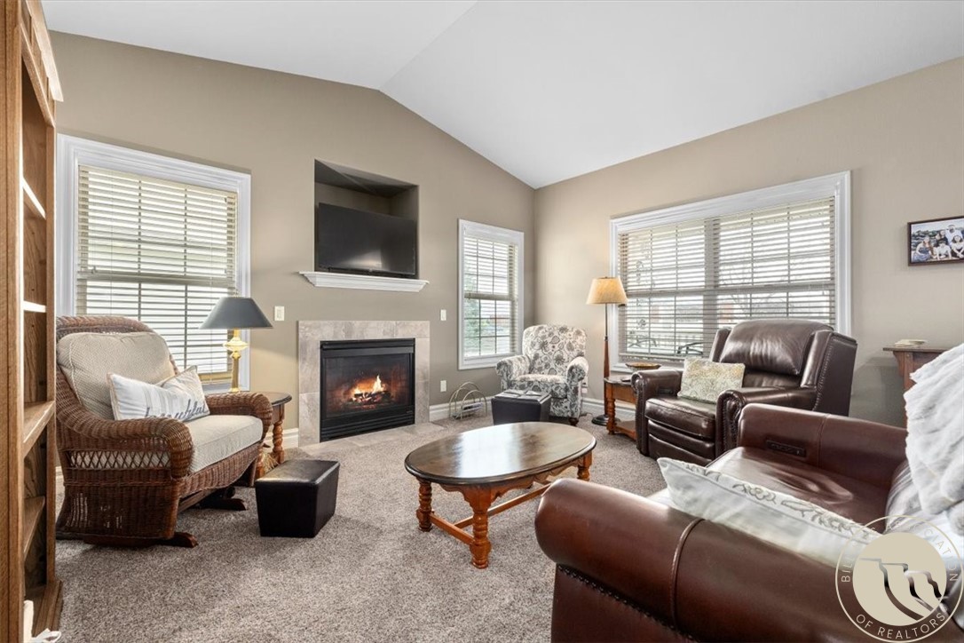 5808 Foxtail Loop S