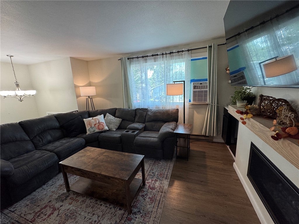621 Chinook Place