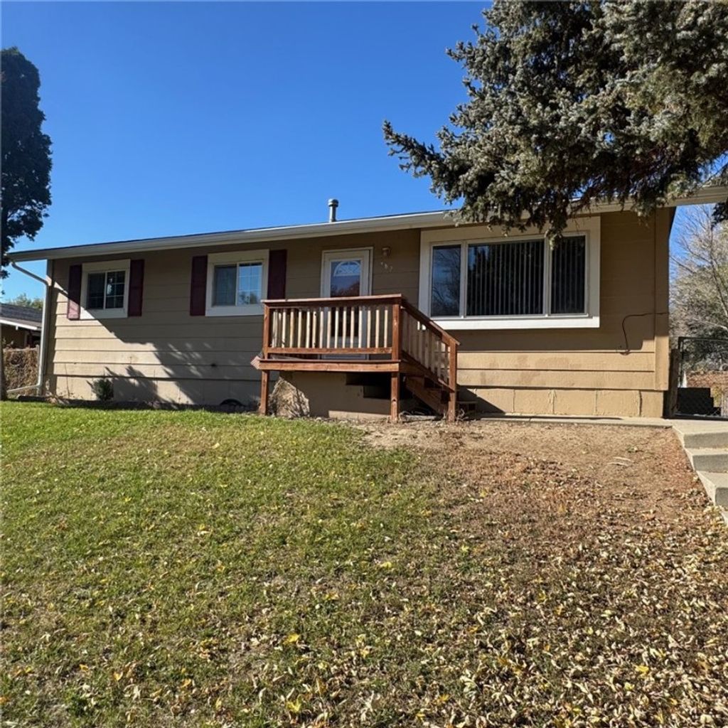 Photo of 482 Bunting Street St, Billings, MT 59101 (MLS # 356341)