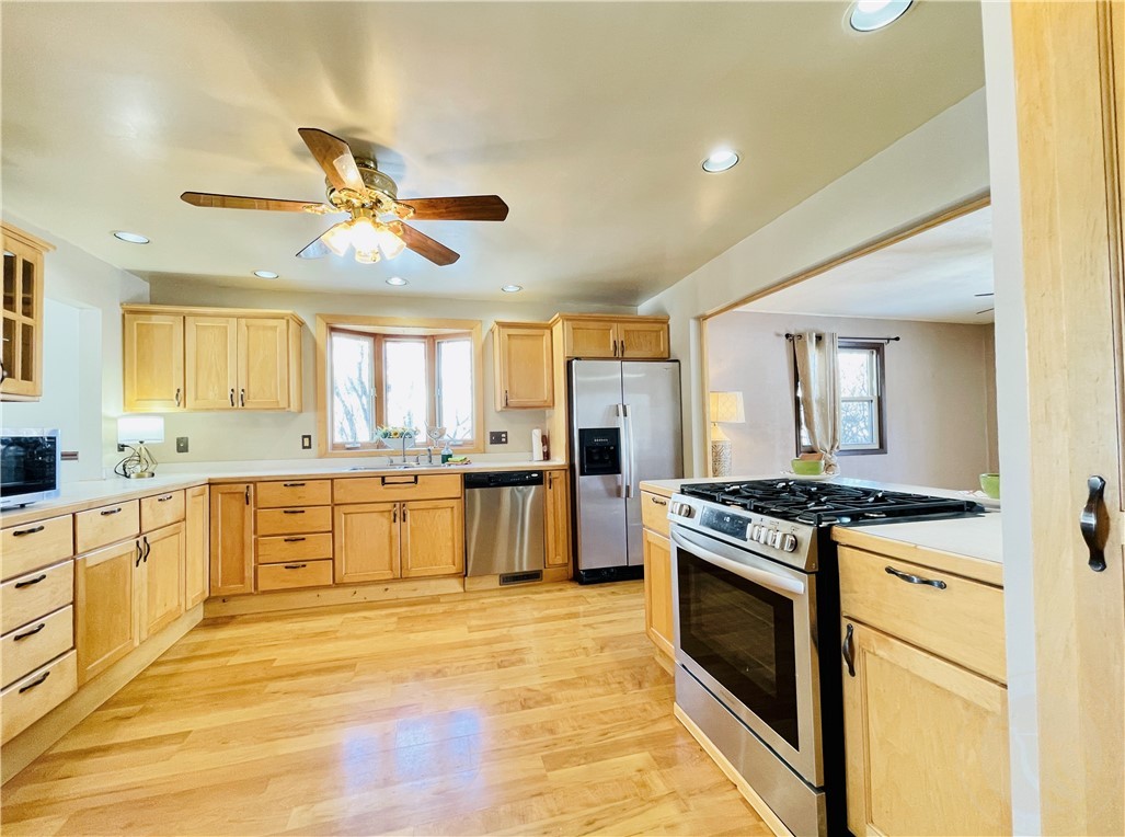 6 Haggin Avenue N