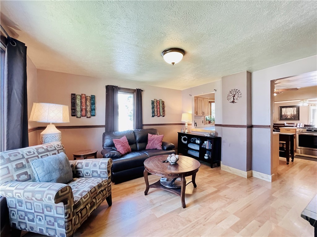 6 Haggin Avenue N