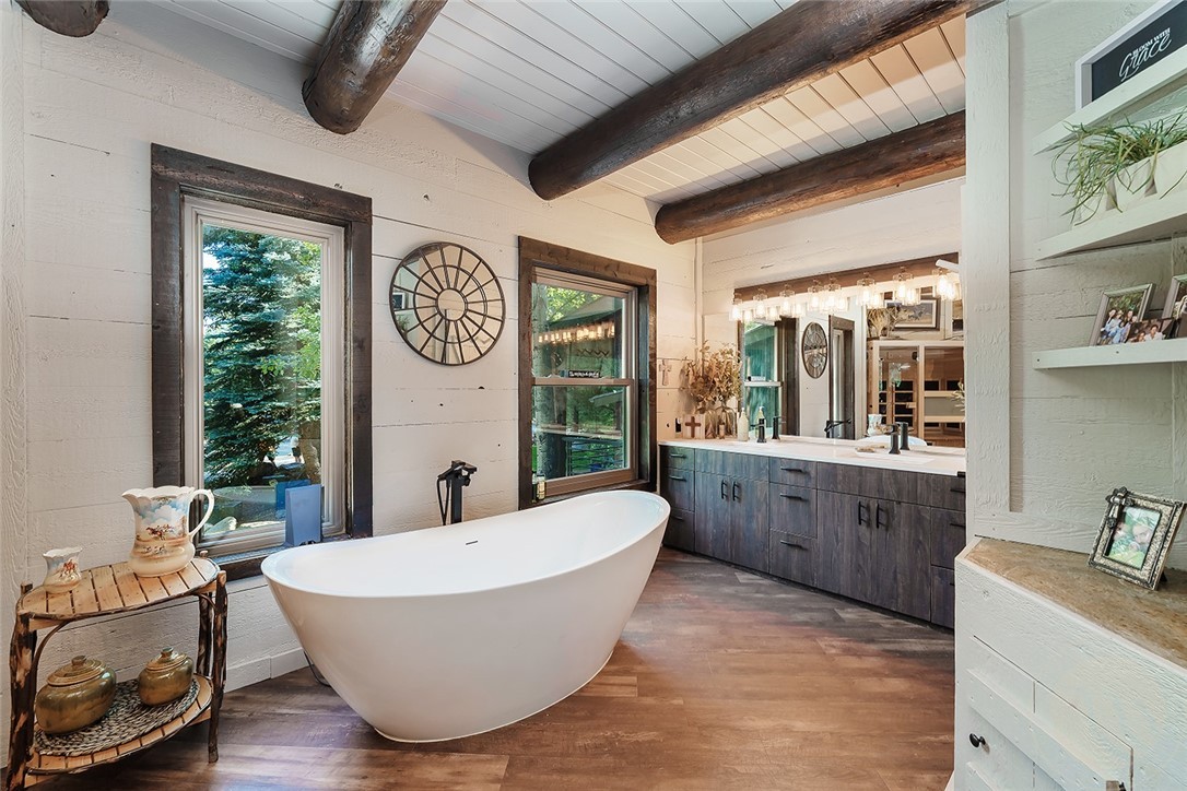 Red Lodge, Montana 59068, United States, 5 Bedrooms Bedrooms, ,5 BathroomsBathrooms,Residential,Active,120851