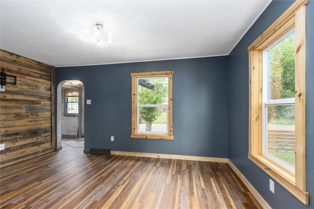 316 8th Avenue W