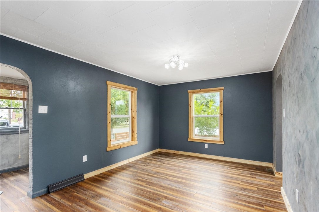 316 8th Avenue W