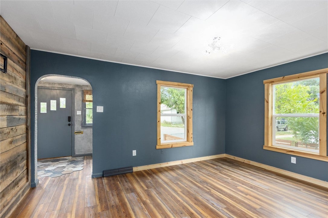 316 8th Avenue W