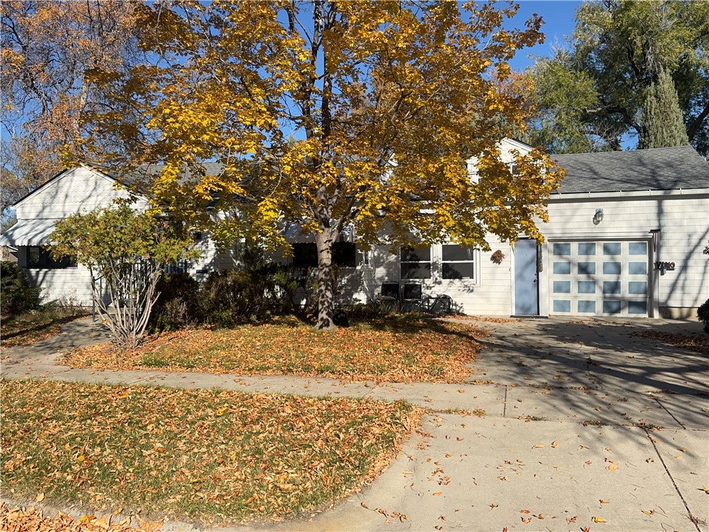 319 W 3rd Street