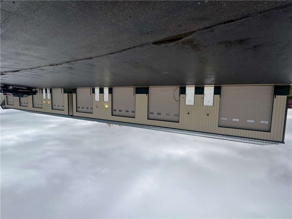 7605 N Leopard Avenue