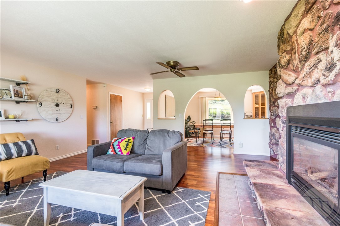 3443 River Road