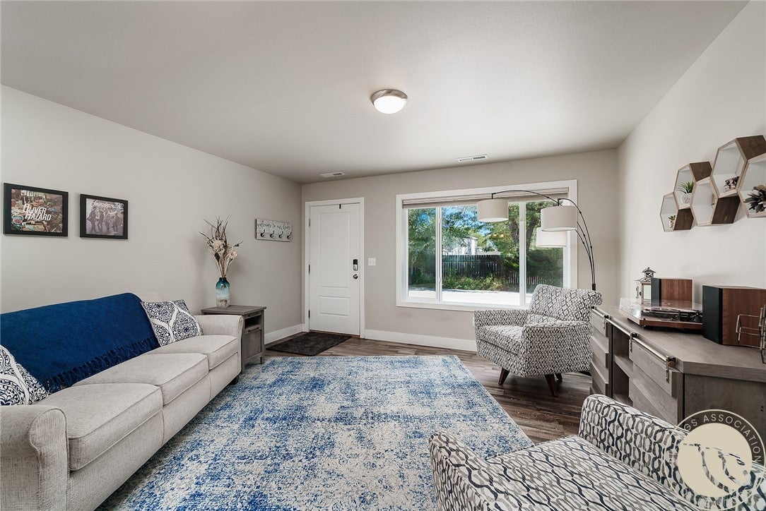 912 Midway Lane #1