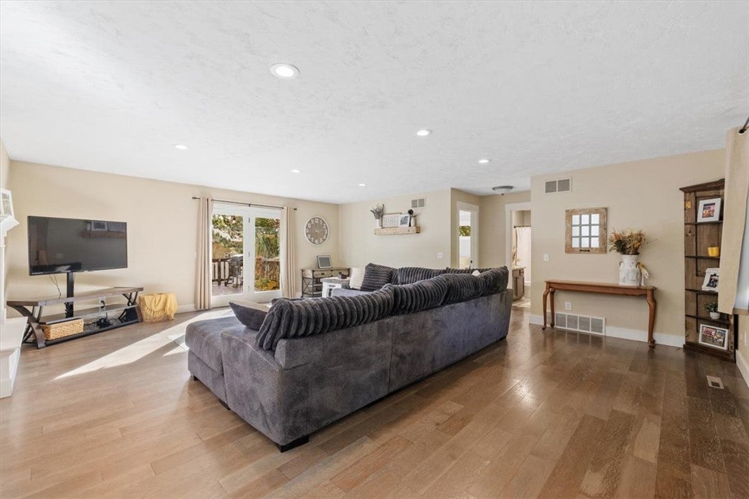 3205 Flamingo Way