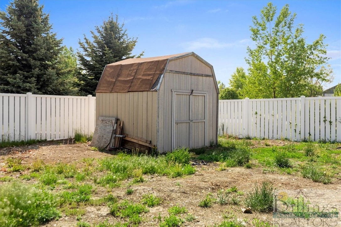 Billings, Montana 59106, United States, 5 Bedrooms Bedrooms, ,3 BathroomsBathrooms,Residential,Contingent,68267