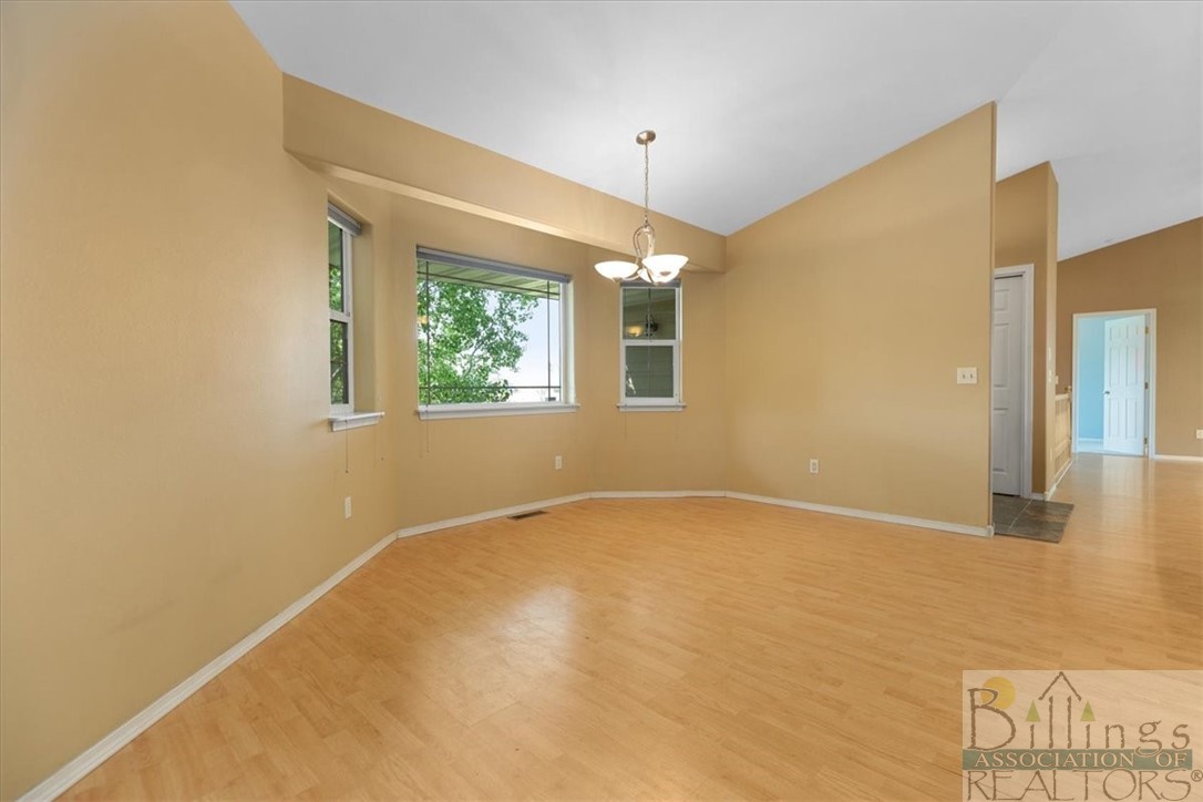 Billings, Montana 59106, United States, 5 Bedrooms Bedrooms, ,3 BathroomsBathrooms,Residential,Contingent,68267