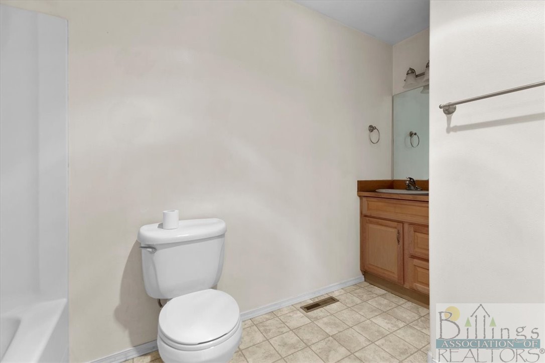 Billings, Montana 59106, United States, 5 Bedrooms Bedrooms, ,3 BathroomsBathrooms,Residential,Contingent,68267