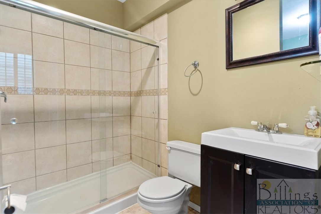 Billings, Montana 59106, United States, 5 Bedrooms Bedrooms, ,3 BathroomsBathrooms,Residential,Contingent,68267